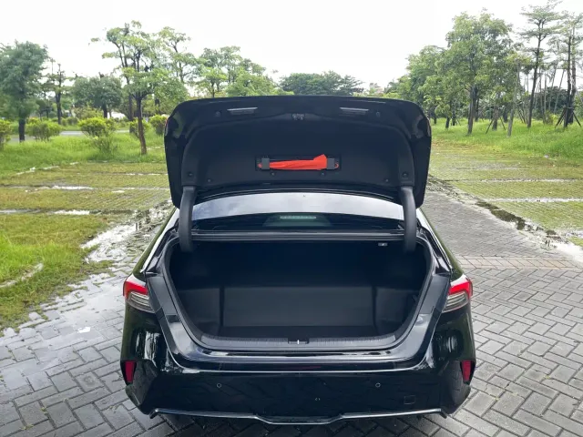 Honda Inspire Hybrid — Фото автомобиля 21