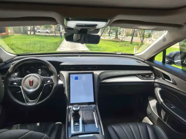 Hongqi H5 — Фото автомобиля 6