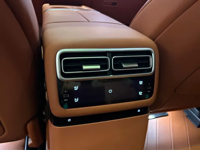 Li Auto L7 — Фото автомобиля 21