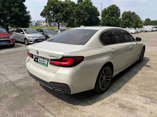 BMW 5 Series — Фото автомобиля 4