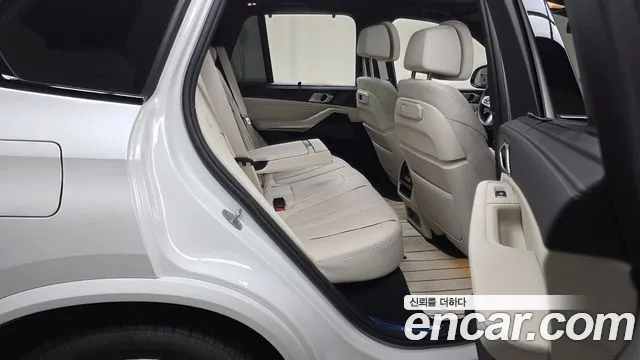 BMW X5 xDrive 40i M Sport — Фото автомобиля 9