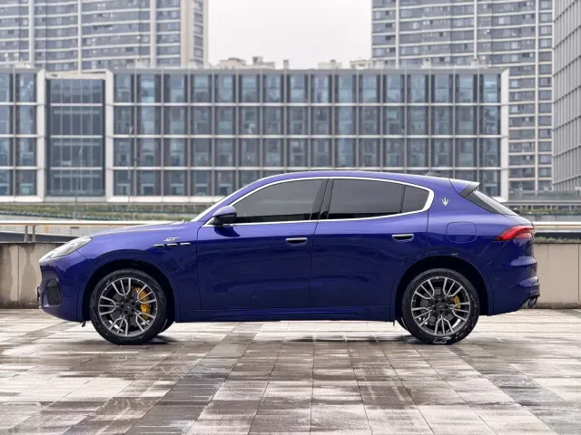 Maserati Grecale — Фото автомобиля 4