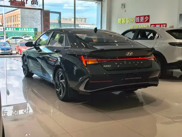 Hyundai Elantra — Фото автомобиля 21