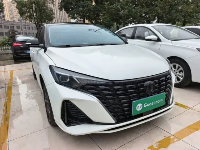 Changan Eado — Фото автомобиля 3