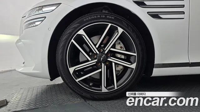 Genesis G80 Бензин 2.5 турбо AWD — Фото автомобиля 5