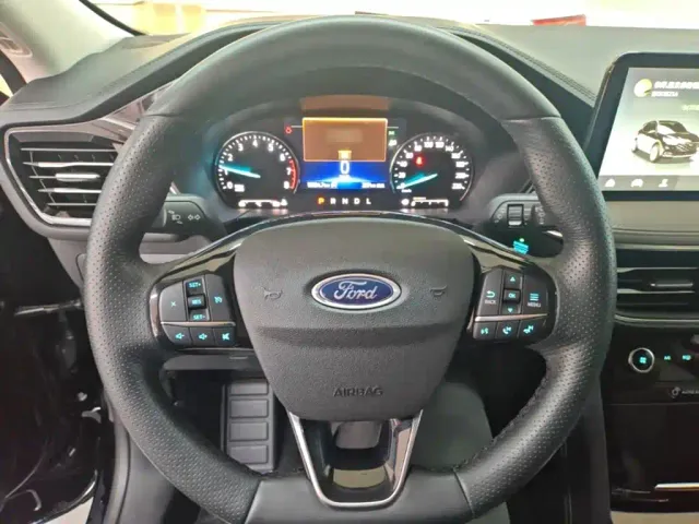 Ford Escape — Фото автомобиля 10