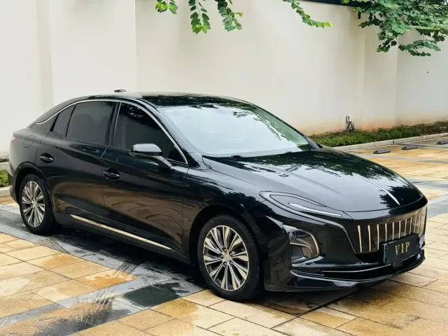 Hongqi E-QM5 — Фото автомобиля 3