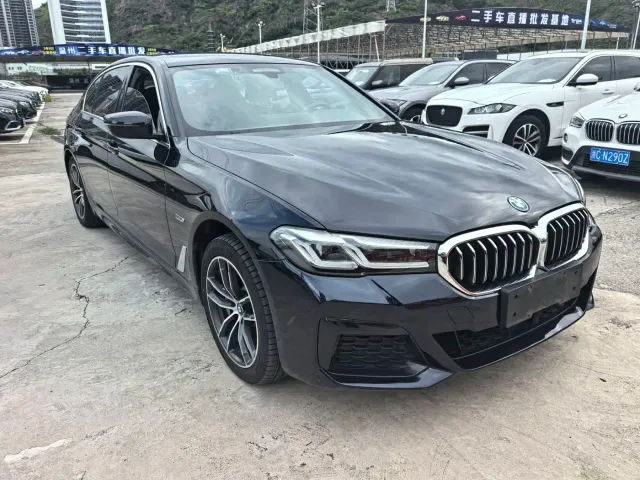 BMW 5 Series — Фото автомобиля 3