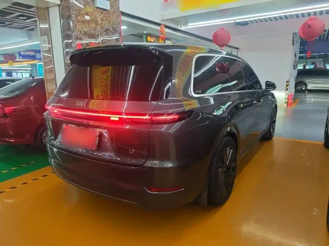Li Auto L9 — Фото автомобиля 6