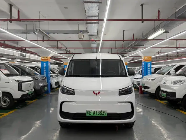 Wuling Yangguang Pro — Фото автомобиля 2