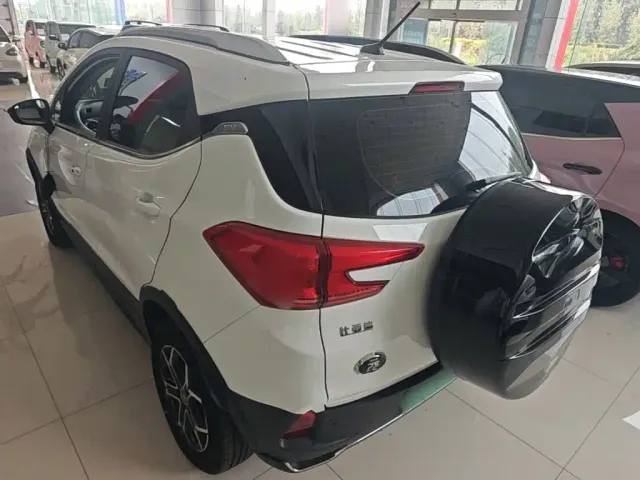 BYD Yuan Pro — Фото автомобиля 4