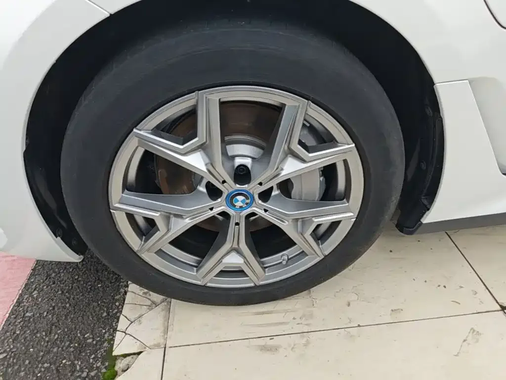BMW BMW i3 2024 eDrive 35 L — Фото автомобиля 22