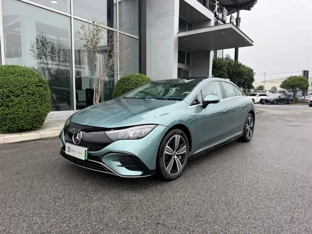 Фотография автомобиля — Mercedes-Benz EQE
