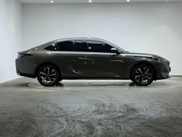 Changan Eado — Фото автомобиля 3