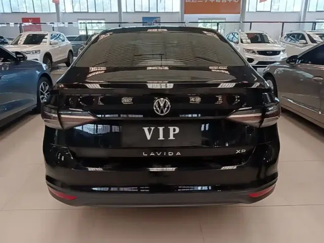 Volkswagen Lavida — Фото автомобиля 5