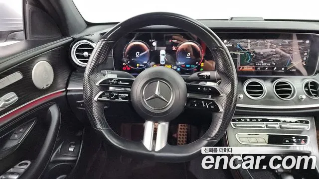 Mercedes-Benz E-Class — Фото автомобиля 14