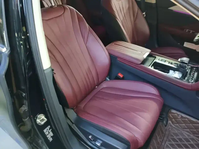Hongqi H5 — Фото автомобиля 24
