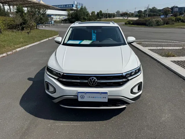 Volkswagen T-Roc — Фото автомобиля 2