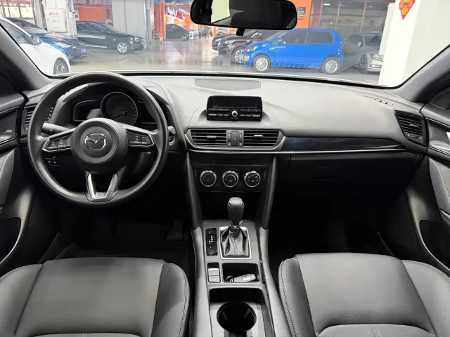 Mazda CX-4 — Фото автомобиля 7
