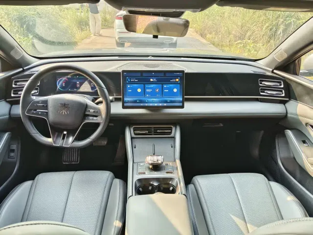 BYD Qin L — Фото автомобиля 5