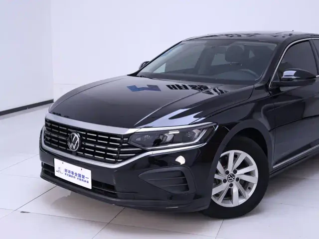Volkswagen Passat — Фото автомобиля 3