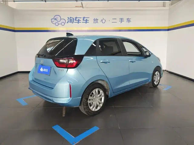 Honda Fit — Фото автомобиля 3