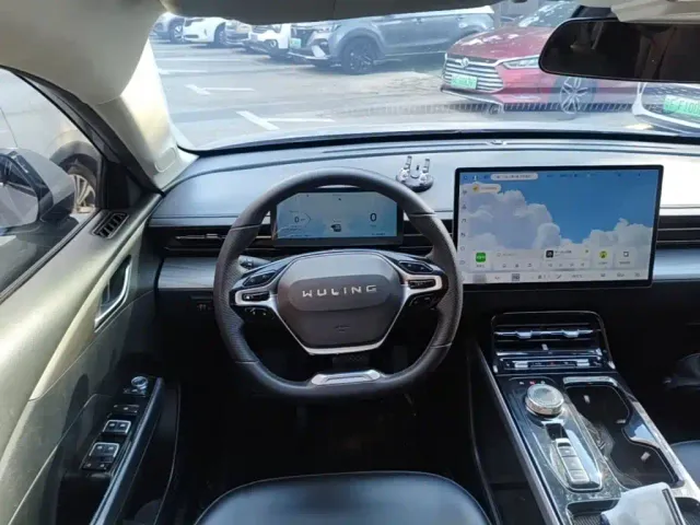 Wuling Starlight — Фото автомобиля 10