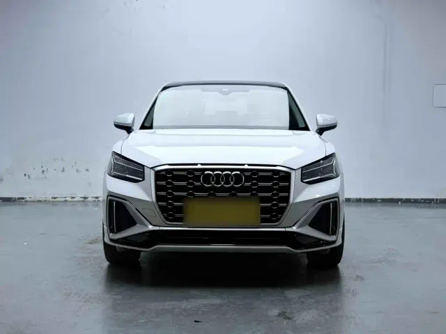 Audi Q2L — Фото автомобиля 2