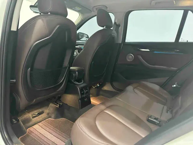 BMW X1 — Фото автомобиля 7