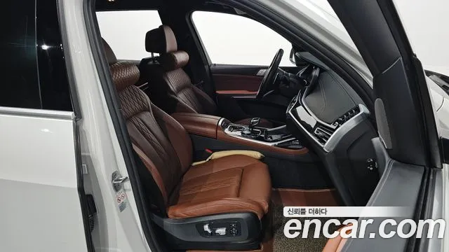 BMW X7 — Фото автомобиля 12