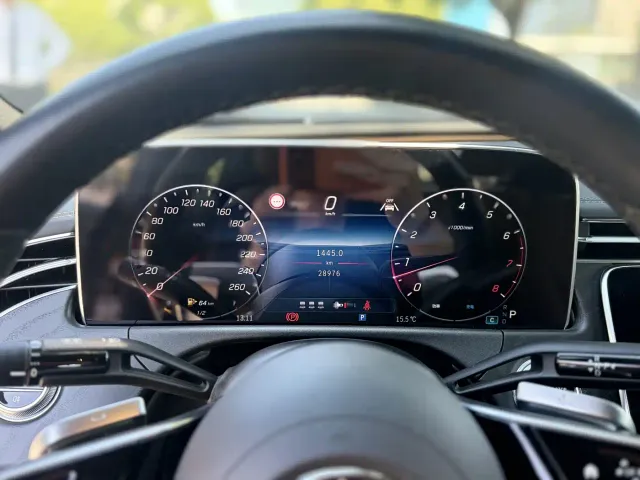 Mercedes-Benz E-Class — Фото автомобиля 16