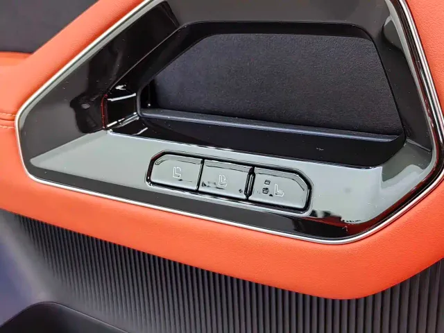 Ford Mustang NEV — Фото автомобиля 14