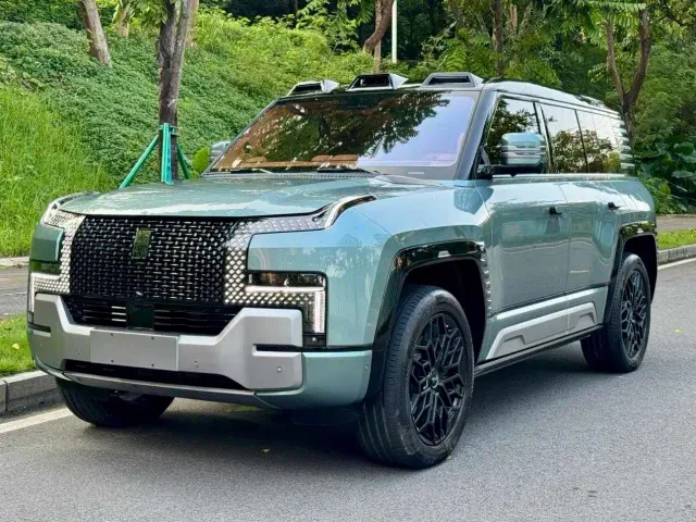 Фотография автомобиля — BYD U8