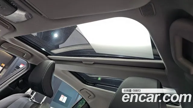Toyota Prius Generation 5 — Фото автомобиля 17