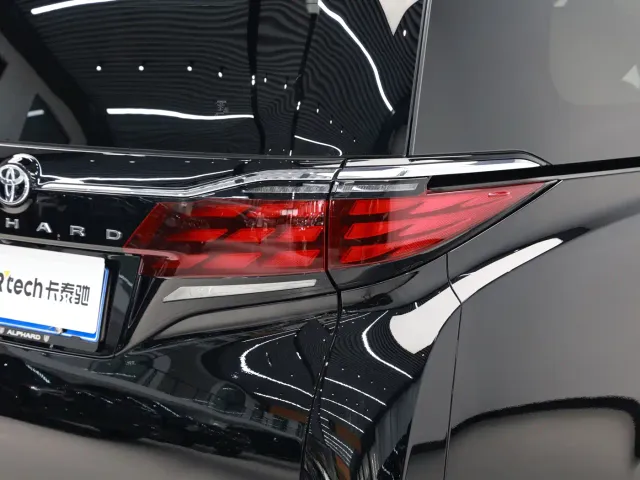 Toyota Alphard — Фото автомобиля 26