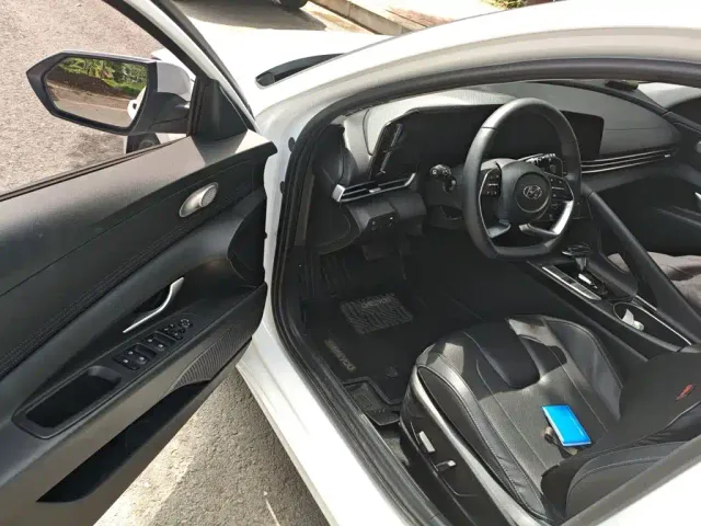 Hyundai Elantra — Фото автомобиля 13