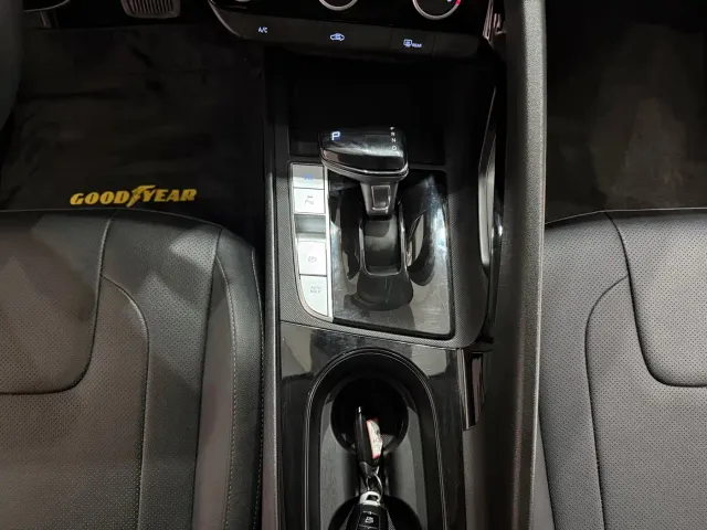 Hyundai Elantra — Фото автомобиля 15