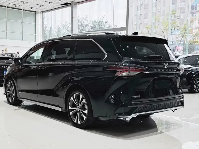 Toyota Granvia — Фото автомобиля 6