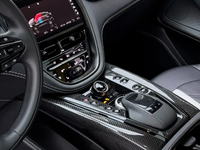 Aston Martin DBX — Фото автомобиля 25