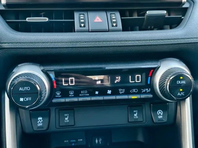 Toyota RAV4 — Фото автомобиля 15
