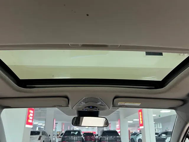 Toyota C-HR — Фото автомобиля 12