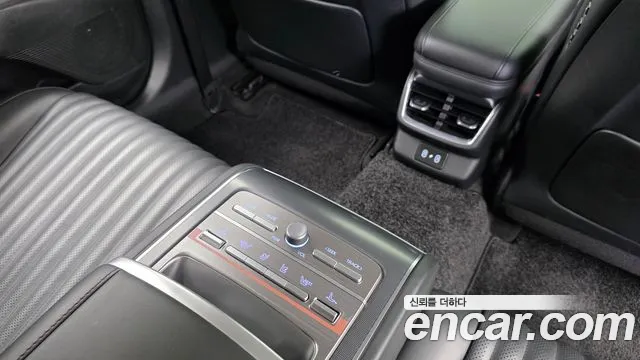 Hyundai Grandeur Grandeur (GN7) 3.5 Бензин 4WD — Фото автомобиля 19