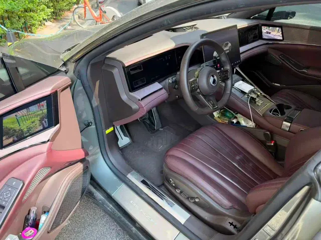 Denza Z9GT — Фото автомобиля 3