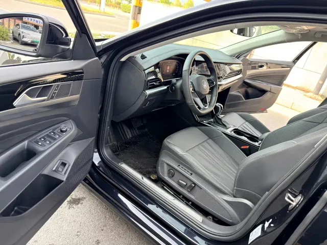 Volkswagen Passat — Фото автомобиля 8