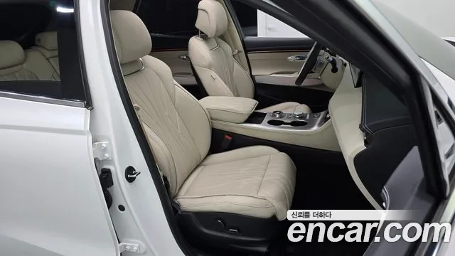 Genesis GV70 — Фото автомобиля 18