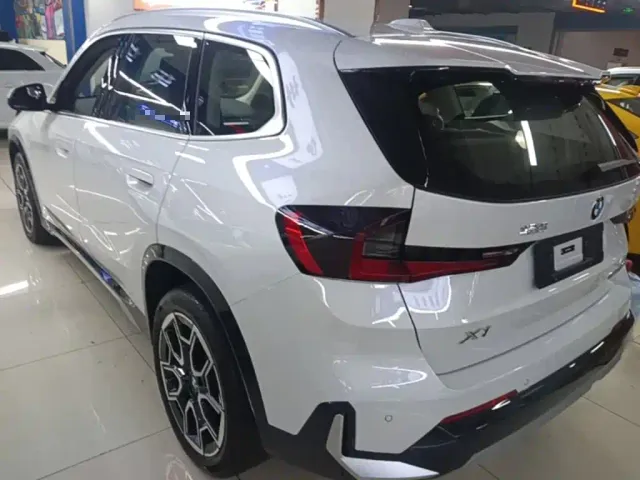 BMW X1 — Фото автомобиля 4