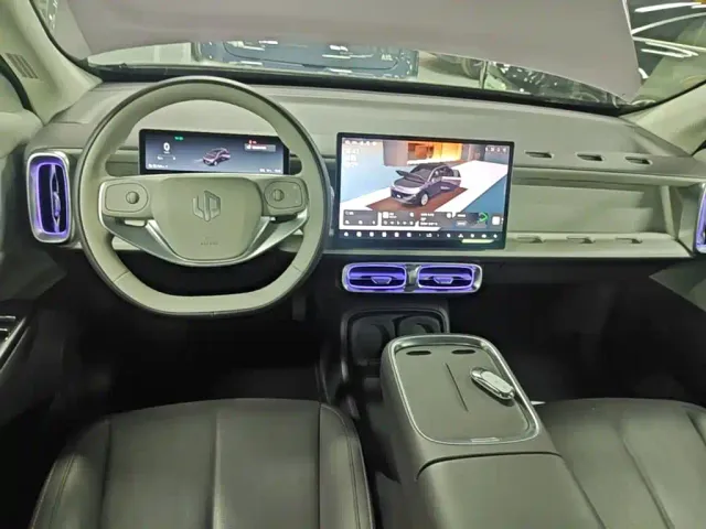 Leapmotor B10 — Фото автомобиля 9