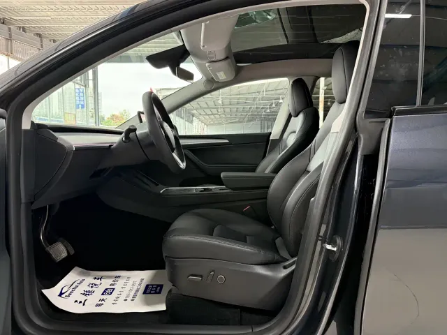 Tesla Model Y — Фото автомобиля 5