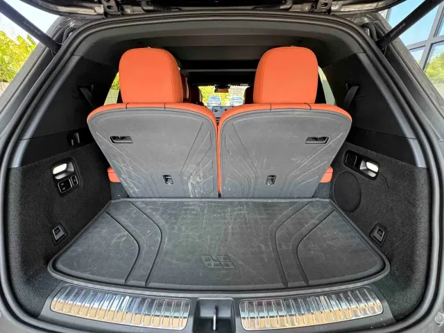Li Auto L8 — Фото автомобиля 13