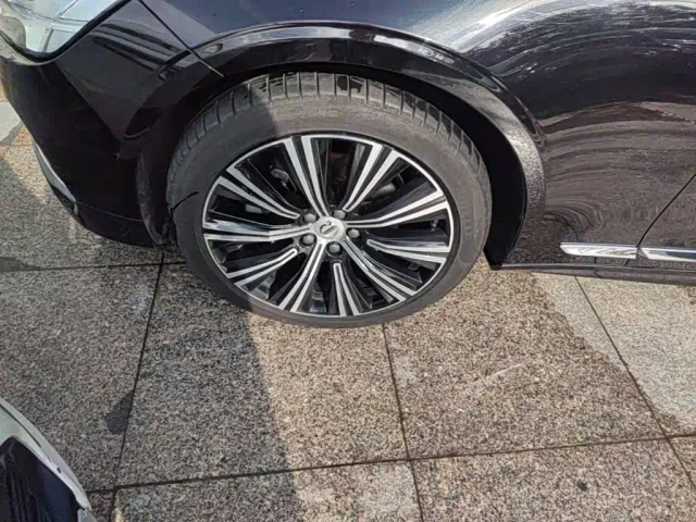 Volvo S90 — Фото автомобиля 22